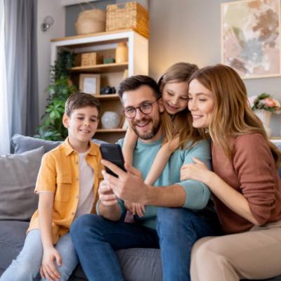 Famille, couples et enfants – Tchat avec webcam et micro en direct